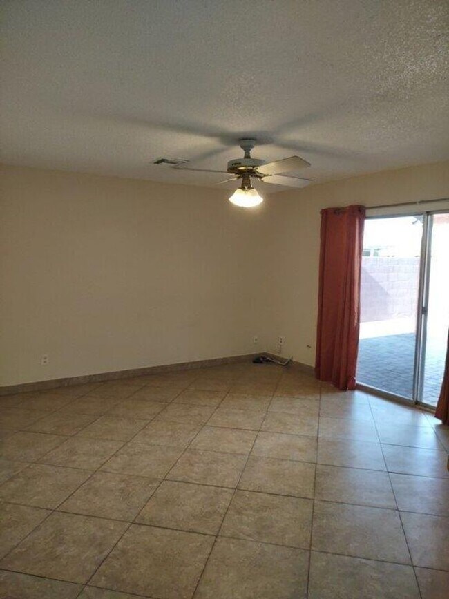 Building Photo - GREAT HOME. NO HOA!!