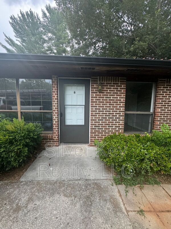 Primary Photo - 311 Sunset Drive