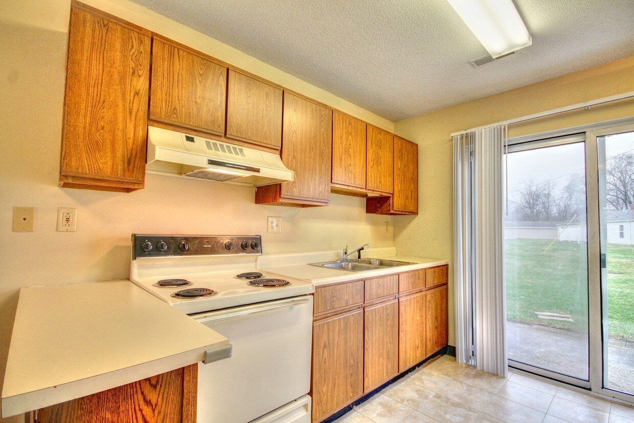 Primary Photo - 443 E Fairlawn Dr