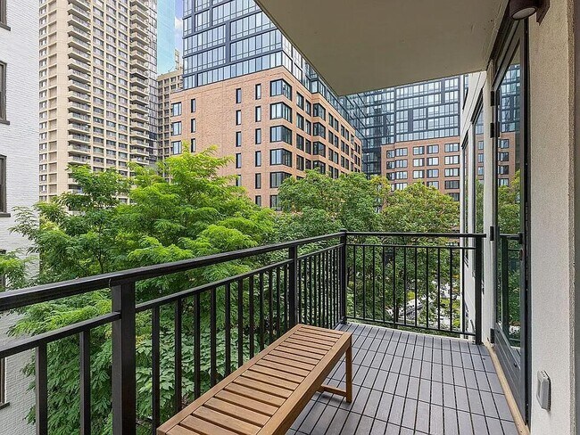 Foto del edificio - spacious one-bedroom, one-bathroom layout