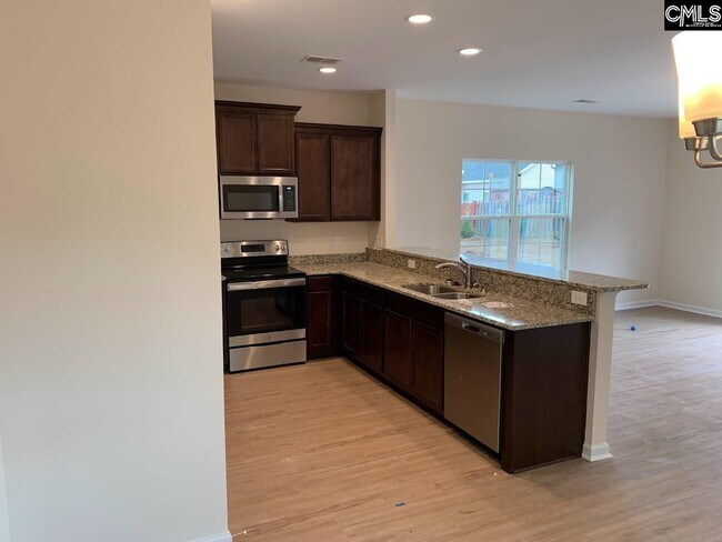 Building Photo - 960 Bergenfield Ln