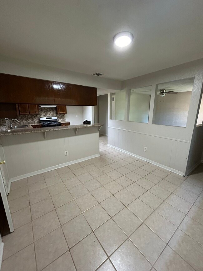 Foto del edificio - 7223 Valmont Dr