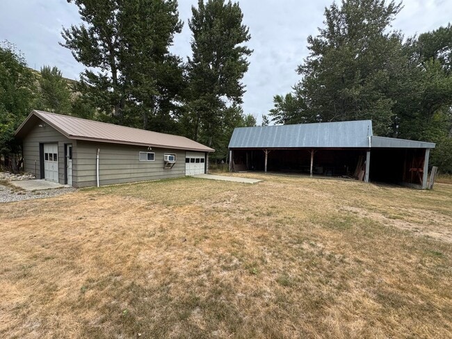 Building Photo - Rosebud River Retreat – Your Big Sky Escap...