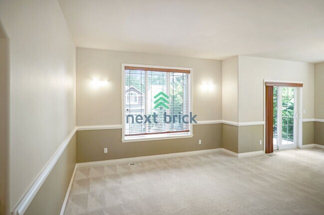 Foto del edificio - Stunning 3-Bedroom, 3.5-Bathroom Home in Desirable Woodinville