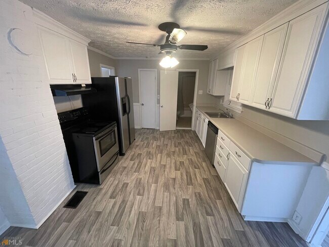 Foto del edificio - 305 Stagecoach Rd