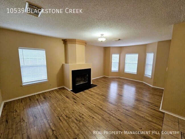 Foto del edificio - 10539 Blackstone Creek