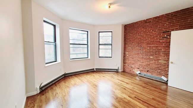 Building Photo - 25 Stearns Rd