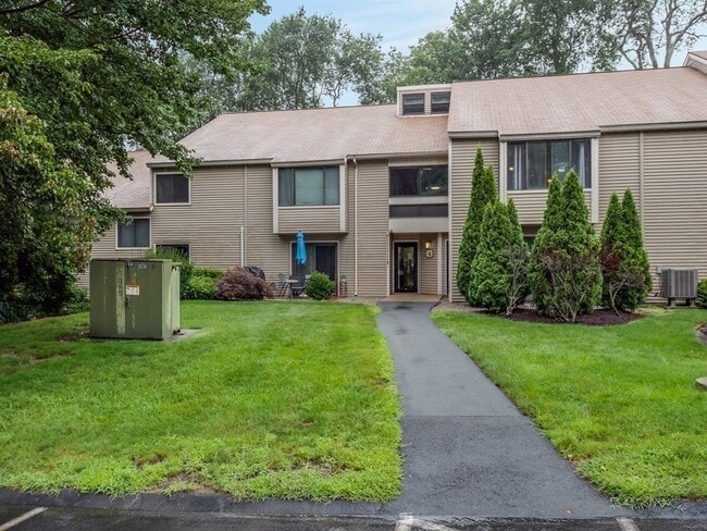 Building Photo - 4 Thayer Pond Dr