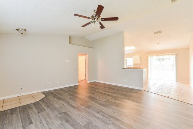 Building Photo - 1061 Pinder St