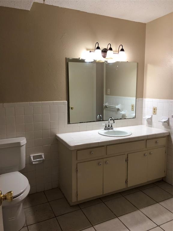 253 Locust St S, Sulphur Springs, TX 75482 Room for Rent in Sulphur