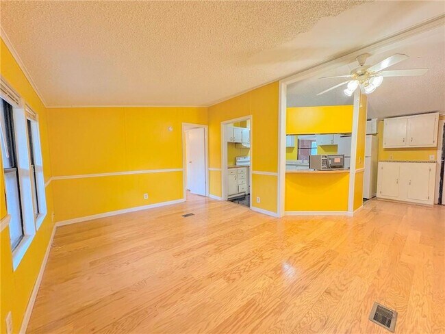 Foto del edificio - 319 Wages Rd