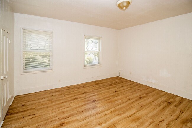 Foto del edificio - 636 Allyn St