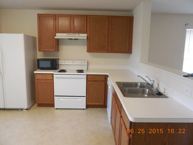 Building Photo - Cozy 3/2/2 in Crowley right off 1187