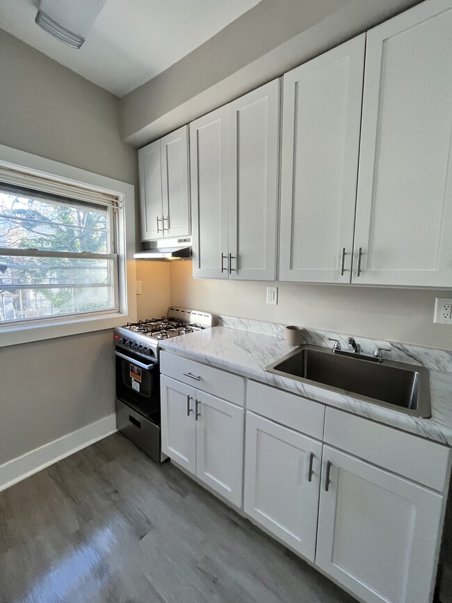 Building Photo - 218 Fairmount Ave