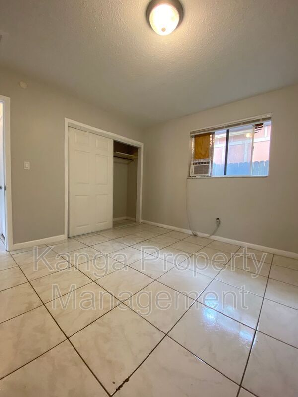 Foto del edificio - 1103 S Pine St