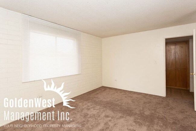 Building Photo - Turnkey 1Bdm 1Ba Near Light-rail!