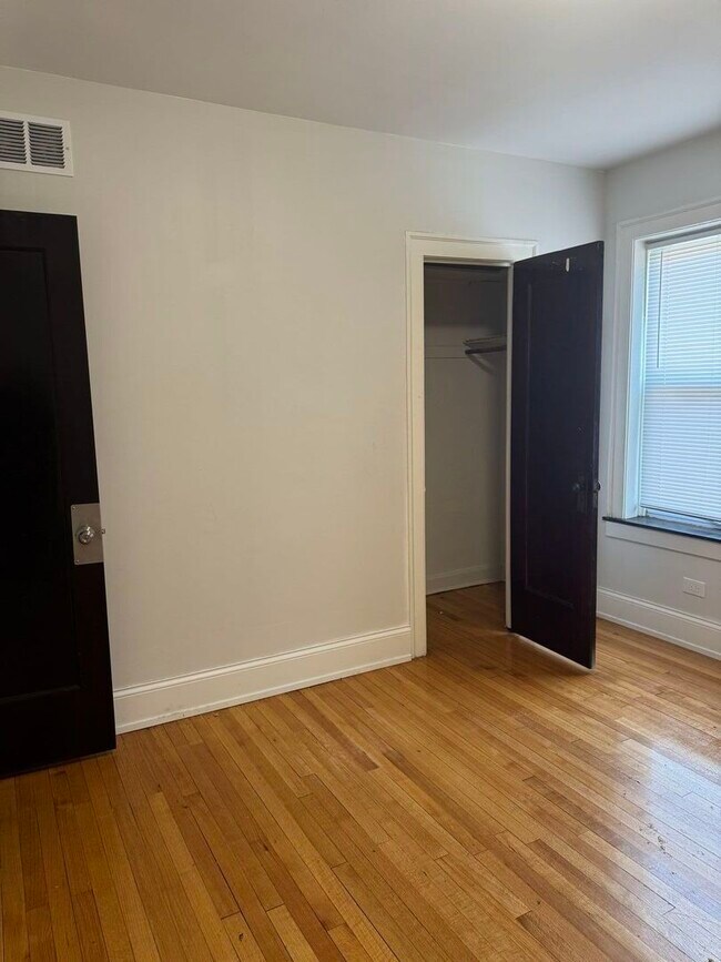 Foto del edificio - 7300 S Vernon Ave