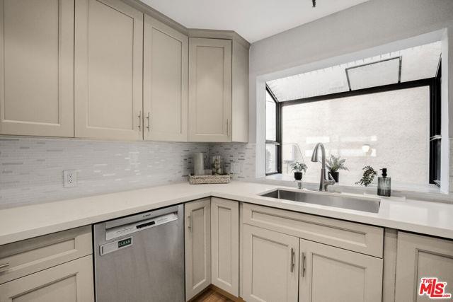 Building Photo - 8642 Gregory Wy