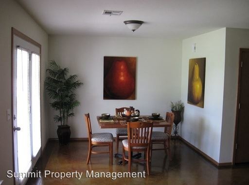 Foto del edificio - 2701-2703 N Running Bear St