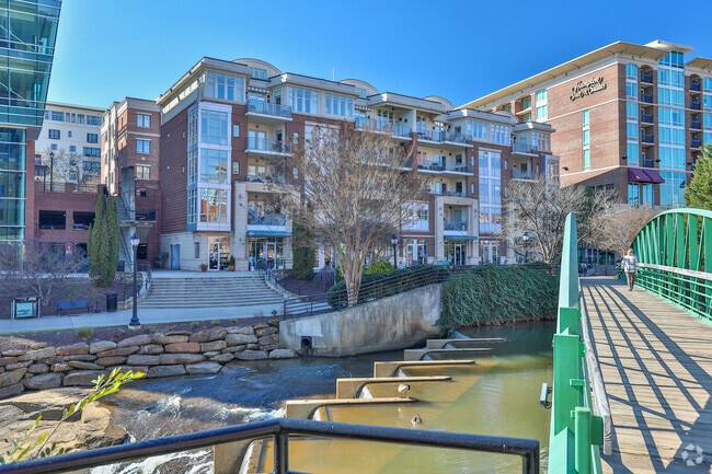 Foto del edificio - Riverhouse
