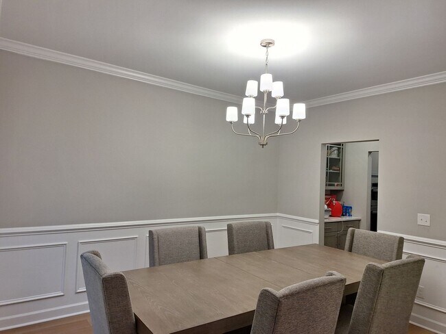 Foto del edificio - Beautiful Five Bedroom Home Located in Northeast Columbia!