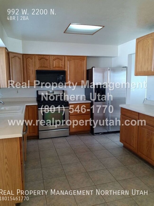 Building Photo - 992 W 2200 N