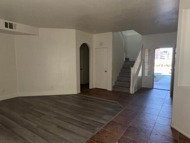 Building Photo - 12403 Luna Rd