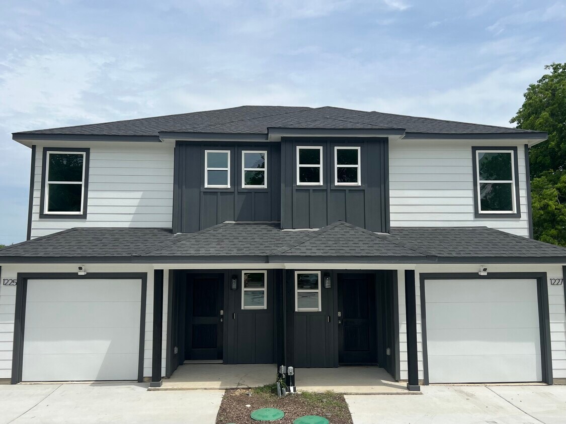 Unit 1227 - 1227 Meriweather Ave