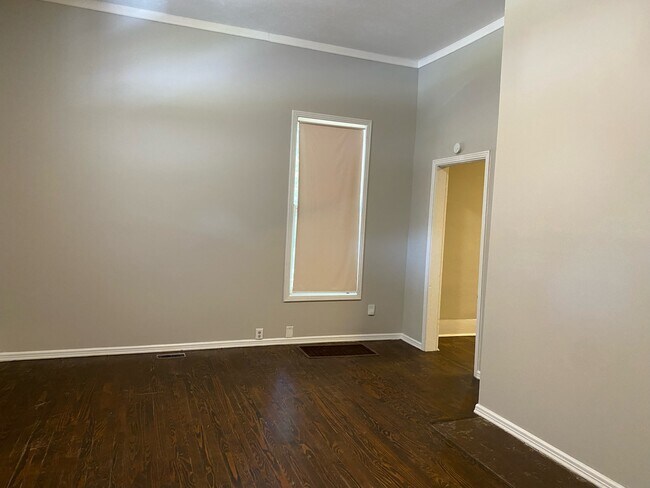 Building Photo - 317 Linden St