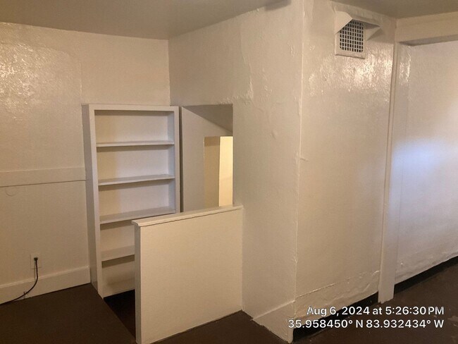 Foto del edificio - 1628 Clinch Ave