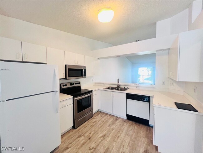 Foto del edificio - 955 New Waterford Dr