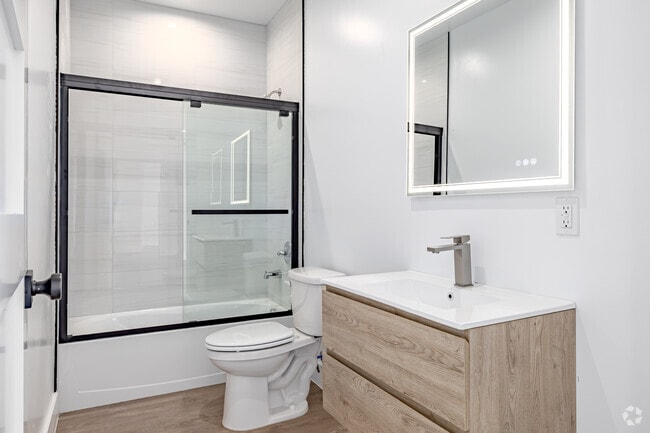 3BR, 2BA - 1,061SF - Second Bathroom - 39 Lexington Ave