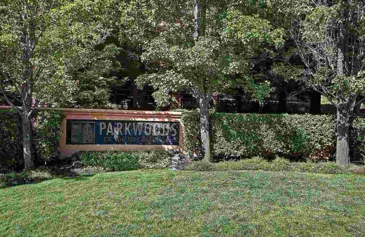 Parkwoods Condominium - 280 Caldecott Ln