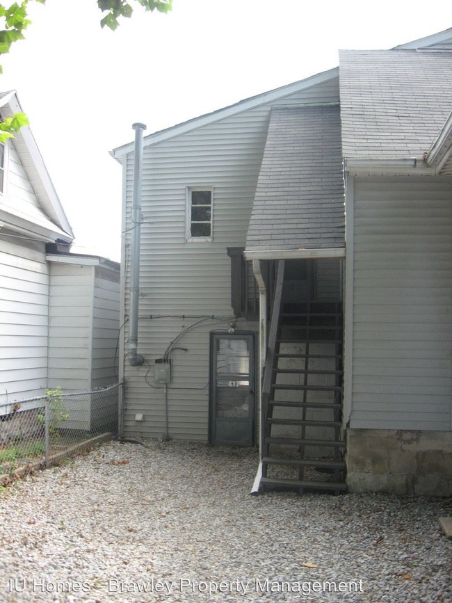 Building Photo - 415-417 E 10th St