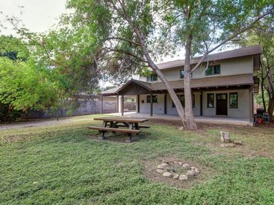 Primary Photo - 1210 S Maple Ave