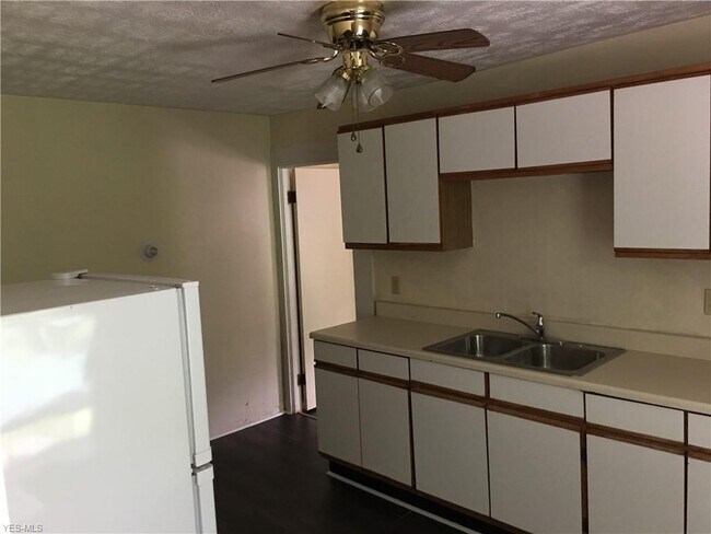 Foto del edificio - 1 W Tallmadge Ave