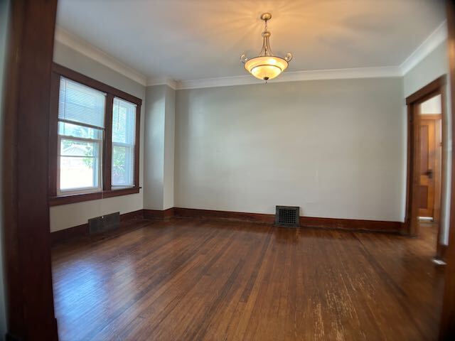 Building Photo - 2402 W Rohmann Ave