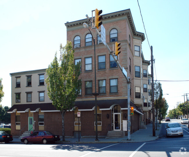 Building Photo - Greystone Apartments