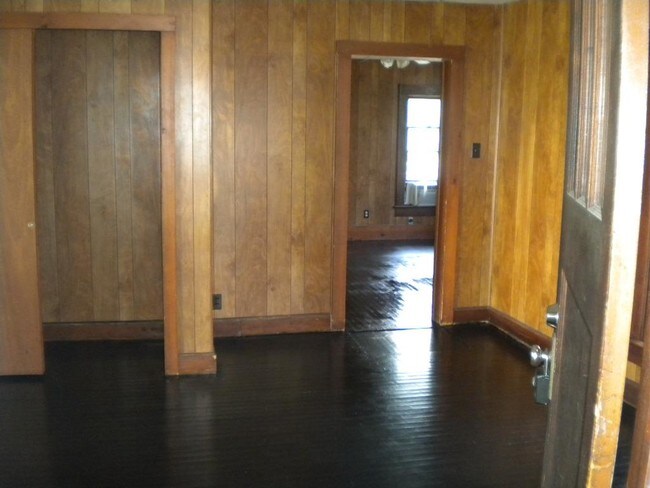 Foto del edificio - 923 W 4th St