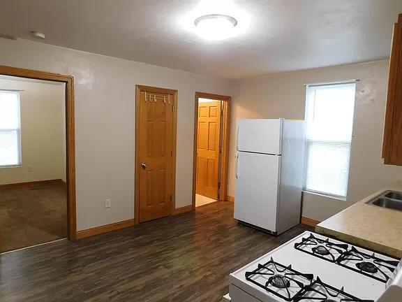 Foto del edificio - 1408 Logan Ave