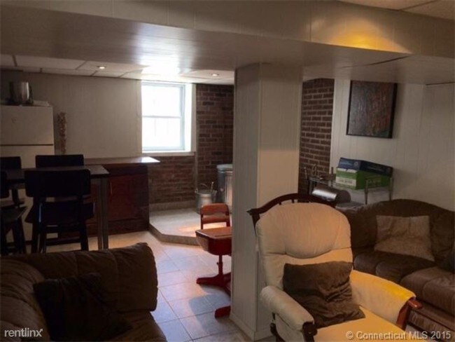 Foto del edificio - 13 Knight Ln
