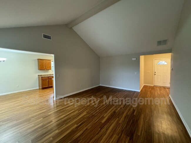 Building Photo - 15310 Cypress Pointe Dr