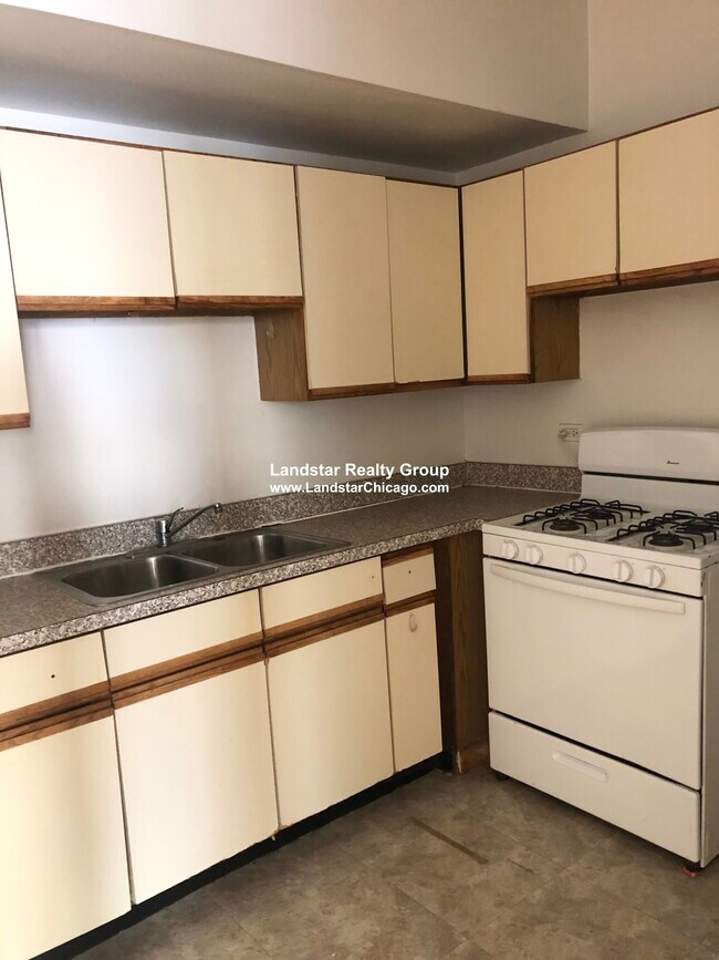 Foto del edificio - 1536 N Kedzie Ave