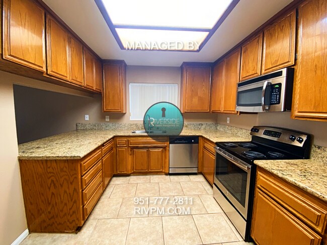 Building Photo - 360 Myrl Pl