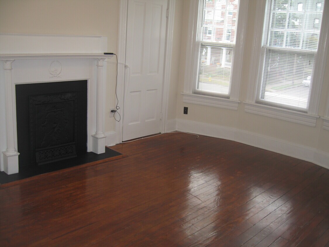 Primary Photo - 700 Graydon Ave