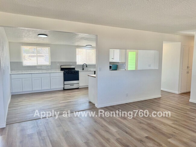Foto del edificio - Updated 3 Bed 2 Bath Home Near Downtown Jo...