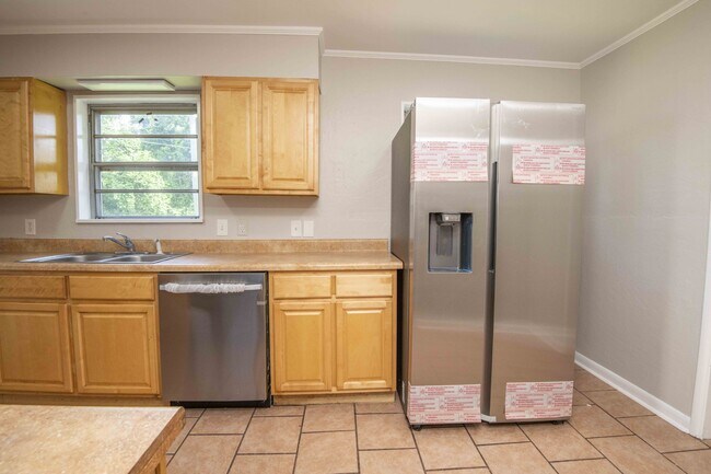 Foto del edificio - 1024 Susanne Ave