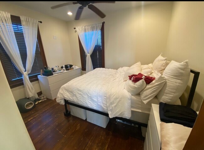 bedroom with closet - 1 Club Cir
