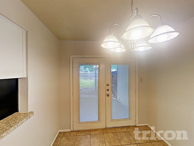 Foto del edificio - 1226 Meadow Creek Dr