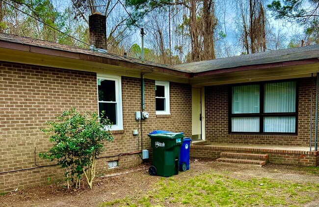 Foto del edificio - 5406 Birch Rd